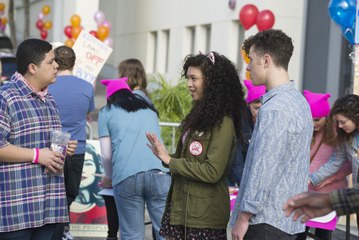 Full HD Modern Family (9x2) Season 9 Episode 2 : The Long Goodbye