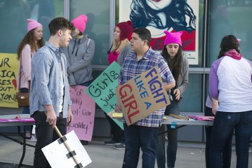 Review Modern Family 9x2 - Season 9 Episode 2 "The Long Goodbye"