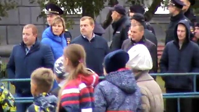 Люди на площади 30.09.2017 год, второе видео