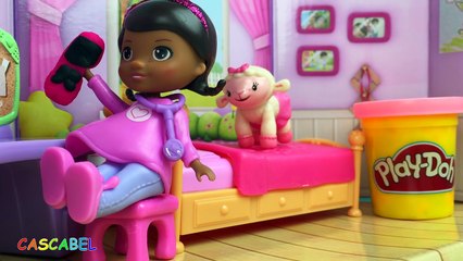 LA FIESTA EN PIYAMAS EN CASA DE PEPPA PIG CON DOCTORA JUGUETES ZOE ZEBRA CANDY CAT Y GEORGE