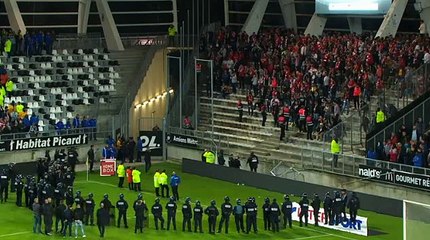 Amiens - Lille accident en tribune plusieurs blesses!