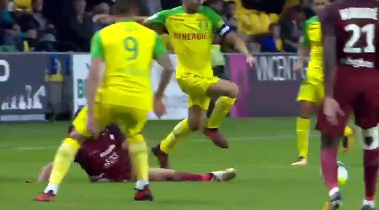Benoit Assou-Ekotto (Red Card) HD - Nantes 1-0 Metz 30.09.2017