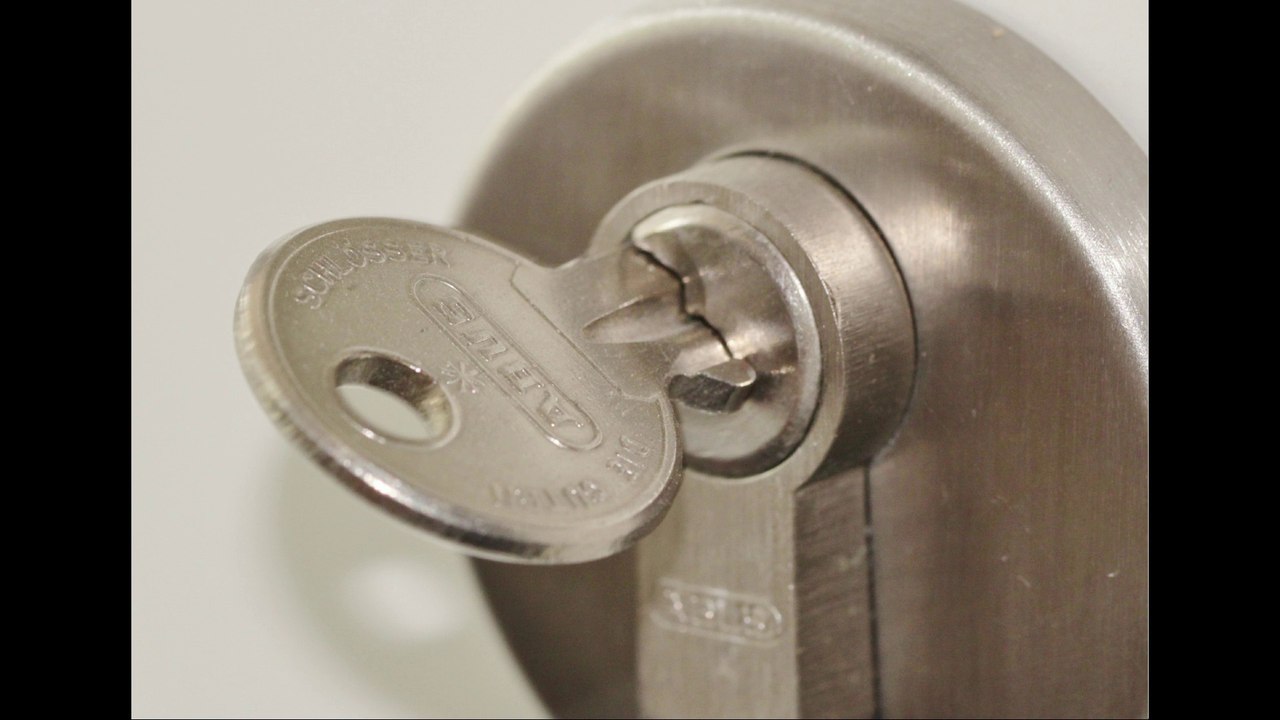 How to change a euro cylinder lock in under 5 minutes video Dailymotion