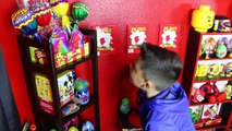 HUGE LOLLIPOPS and CANDY TASTING (toys r fun)