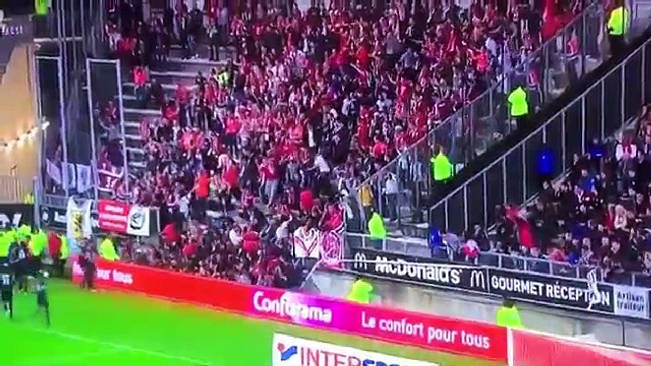 La barrière d'une tribune cède à Amiens_ des supporters lillois touchés _ 30