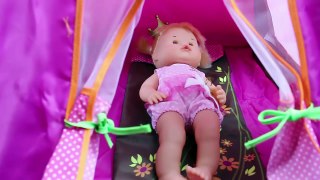 La Bebé Nenuco Princesa Cuca va de acampada con su tienda de campaña | Accesorios american girl