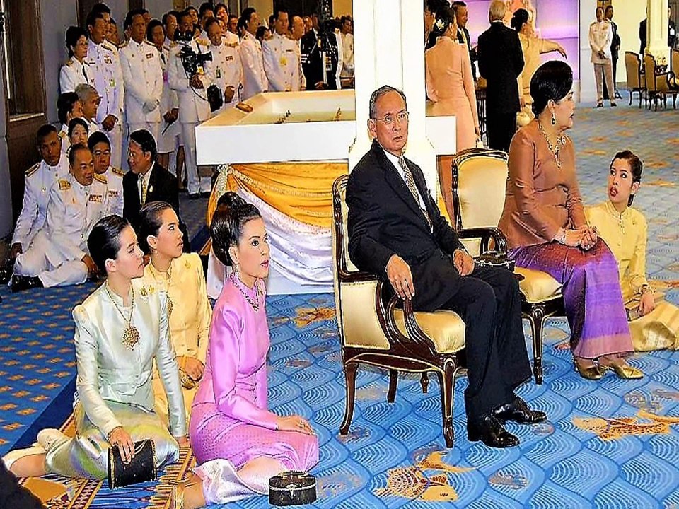 Cómo ejecutar la Reverentia Salutatis ante reyes y reinas