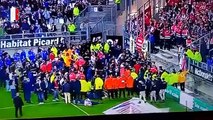 La barrière d'une tribune s'écroule lors du match Amiens-Lille