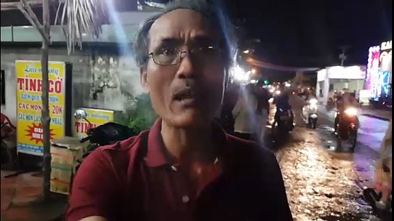 Xe “điên” kéo lê phụ nữ cả km dưới gầm