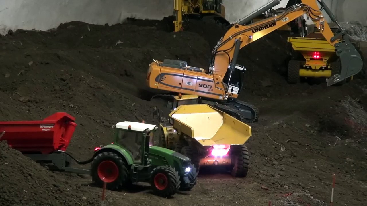 RC Truck´s, RC Excavator´s and more! Liebherr 960SME! Komatsu PC490! MAN! Scania!