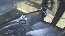 Halk Otobüslerine Dadanan Hırsız Güvenlik Kamerasında