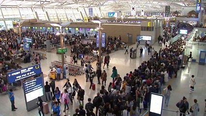 인천공항에 오늘 19만3천여 명 몰려 '북새통' / YTN