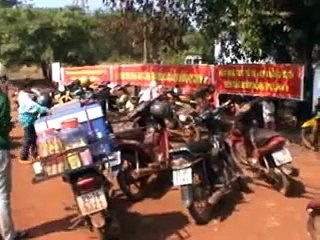 Khám bệnh tặng quà cho trẻ em ở Phú Văn-Bù Gia Mập-Bình Phước