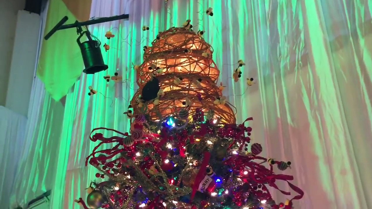 Thomas and Friends Minis Decorate a Christmas Tree - Worlds Strongest Engine