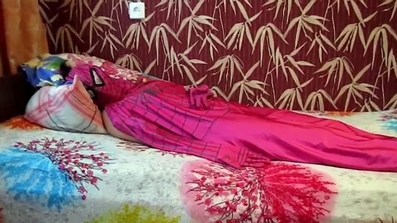 FROZEN ELSA vs TOILET PRANK/ Эльза холодное сердце против унитаза с гвоздями в реальной жизни Пранк!