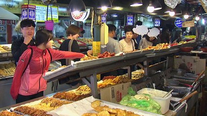 "여유롭게 차례상 준비"...전통시장 '북적' / YTN