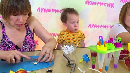 Мороженое ЧЕЛЛЕНДЖ с кетчупом, сырным соусом и лимоном. Ice cream challenge. Замораживаем фрукты