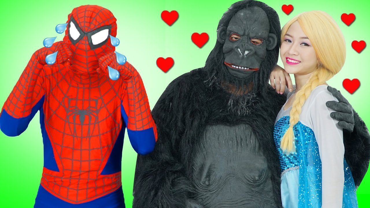 Frozen Elsa Love Kong Spiderman Cry Batman Superman Anna Hulk Funny Prank Superhero in real life