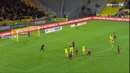 Nolan Roux (Metz) penalty miss in injury time against Nantes