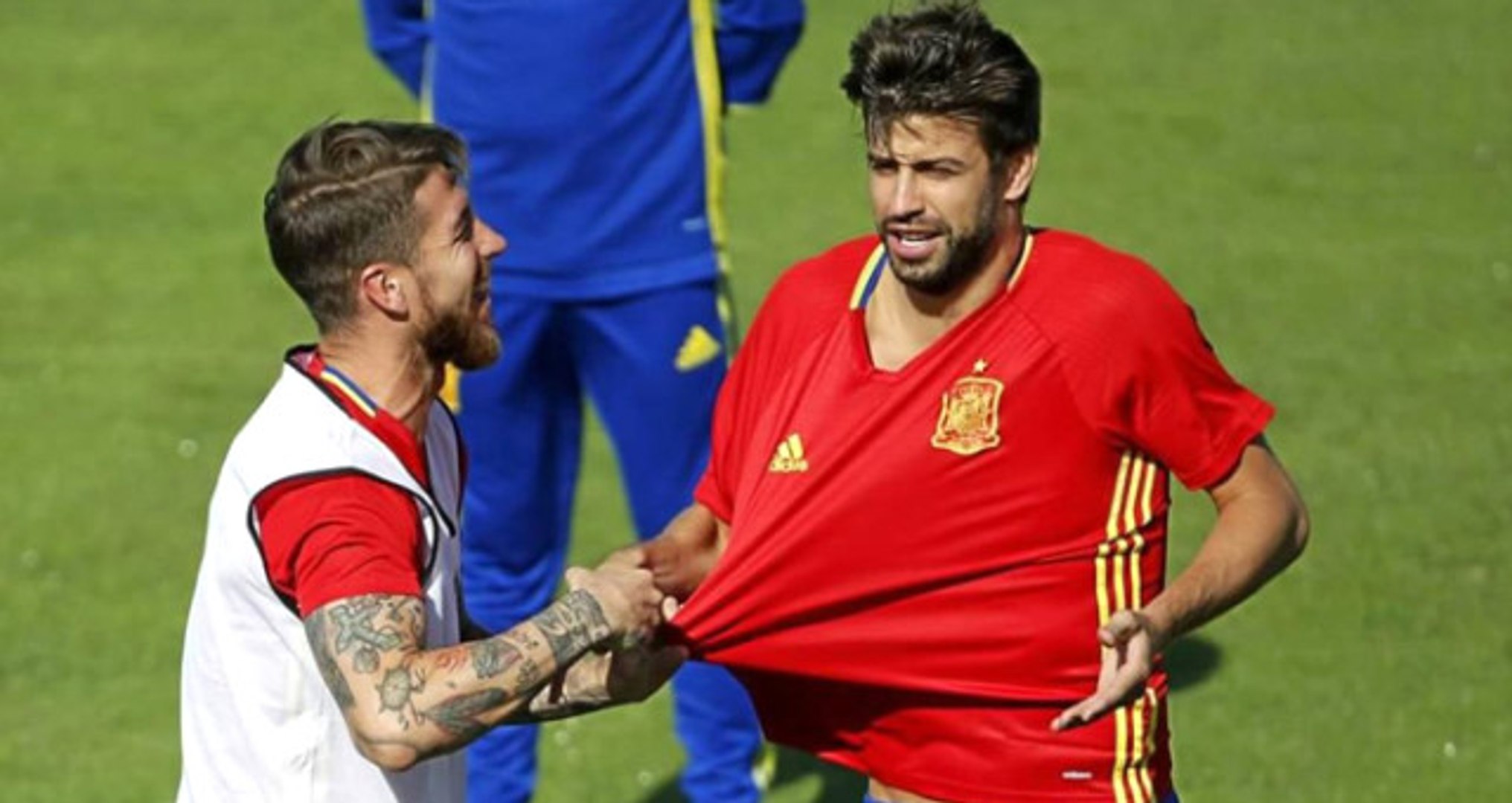 İspanyol Futbolcu Ramos, Bağımsızlığı Destekleyen Katalan Futbolcu Pique'ye  Çıkıştı - Dailymotion Video