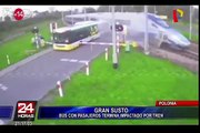 Bloque de impacto: bus lleno de pasajeros es chocado por tren en Polonia