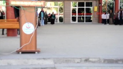 Amasya İstiklal Marşının Sözlerini Unutan Görevlinin Zor Anları