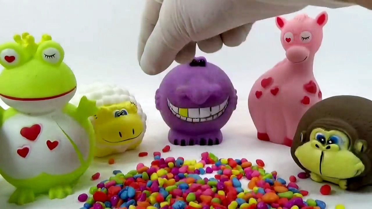 CORTANDO Y ABRIENDO JUGUETES SQUISHY BLANDITOS CON SORPRESAS EN SU INTERIOR. ¿QUE HAY DENTRO?