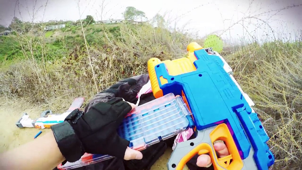 Nerf War: First Person Shooter 15