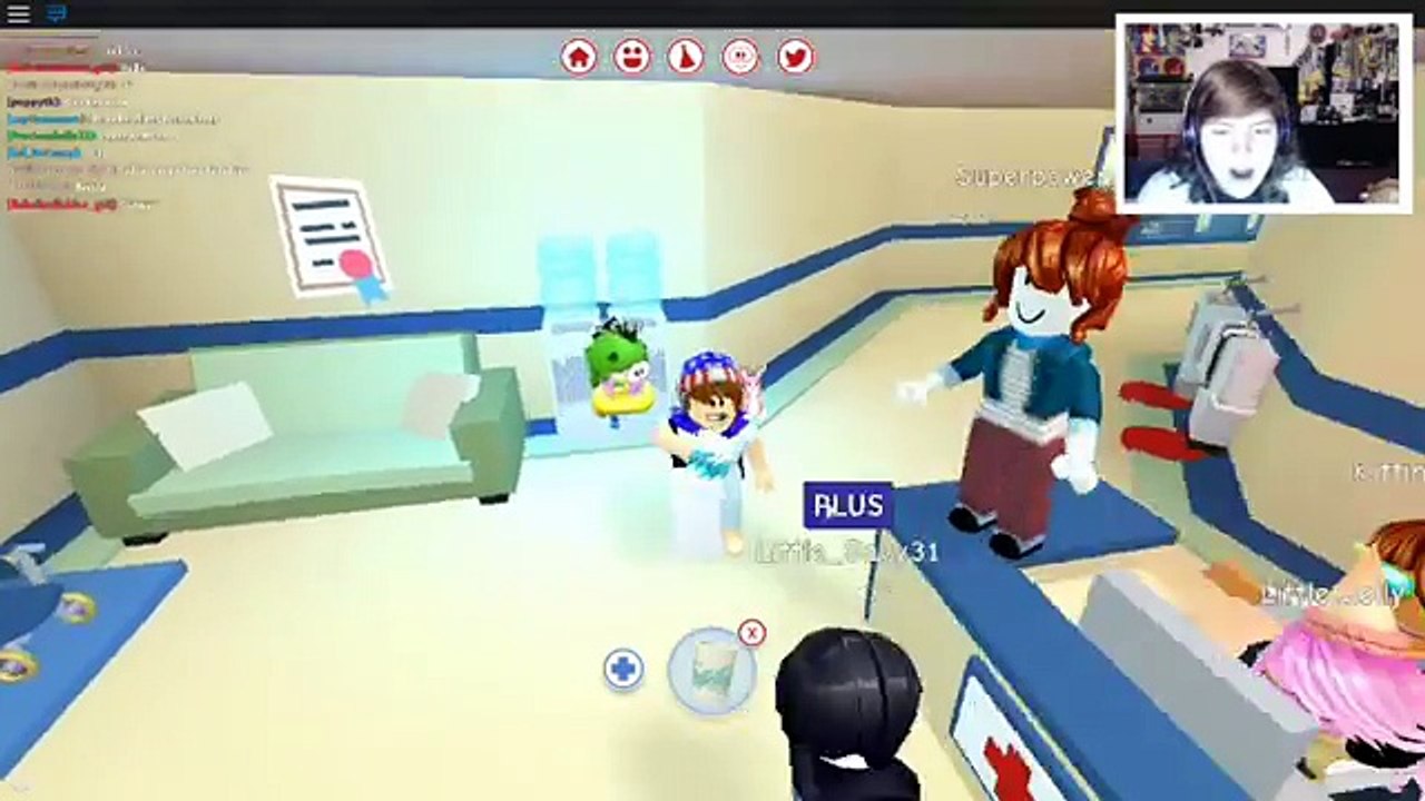 GIVING BIRTH AND BREAKING A BONE IN ROBLOX! | MEEP CITY
