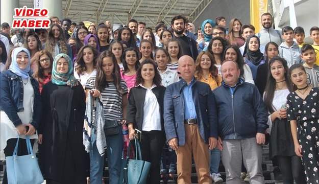 (1 Ekim 2017) ÇOLAKBAYRAKDAR, ÇOCUKLARIN YÜZÜ GÜLDÜĞÜNDE BÜTÜN DÜNYANIN YÜZÜ GÜLÜYOR