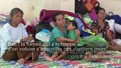 Volcan à Bali: la fumée s'épaissit, le nombre d'évacués augmente