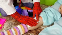 ?rying Babies! Accident! Bad baby Playing Doctor & Learn Colors With Fun / Finger Family S