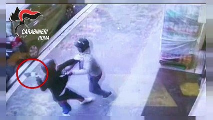 بالفيديو: المهاجر الشجاع لا يهاب الساطور ويحبط عملية سطو!