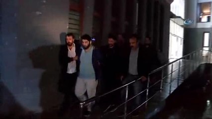 Download Video: Ataşehir'de Kadına Saldıran Şahıs Tıp Fakültesi Öğrencisi Çıktı