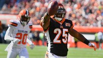 Giovani Bernard takes it home with 61-yard touchdown reception