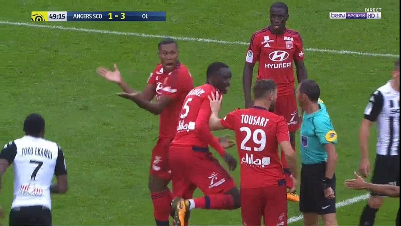 Le carton rouge de Marcelo - Angers VS Lyon (01/10/2017)