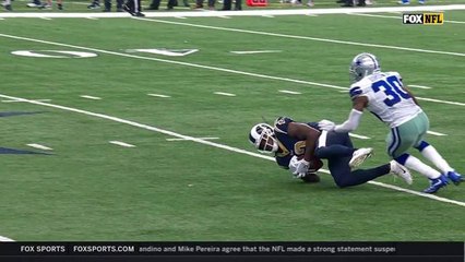 Sammy Watkins contorts body for slick diving catch