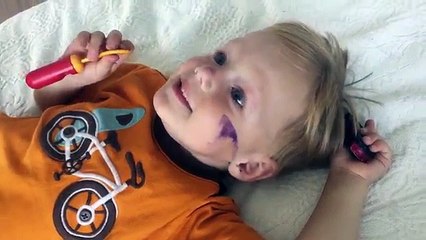 Игра доктор с уколами! Стираем пупса и готовим его к операции - Серия 2 с уколами