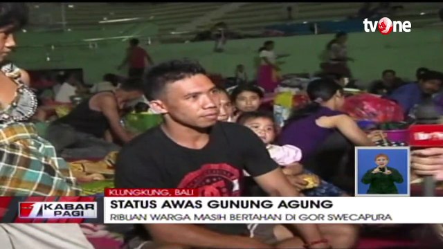 Ribuan Pengungsi Gunung Agung Masih Bertahan di Gor Sweca Pura