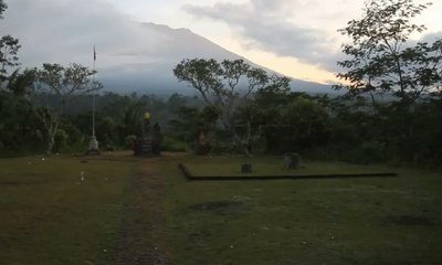 Senin Pagi, Kabut Tebal di Gunung Agung