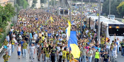 Fenerbahçeli Taraftarlar Protesto İçin TFF Binasına Yürüyecek