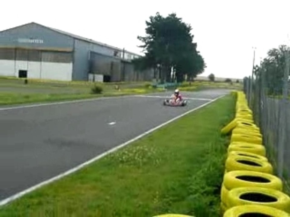 2 karting intrepid en tête de la course de dunois kart