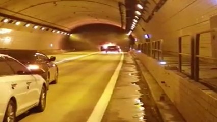 중앙고속도로 터널 안에서 차량 화재 / YTN