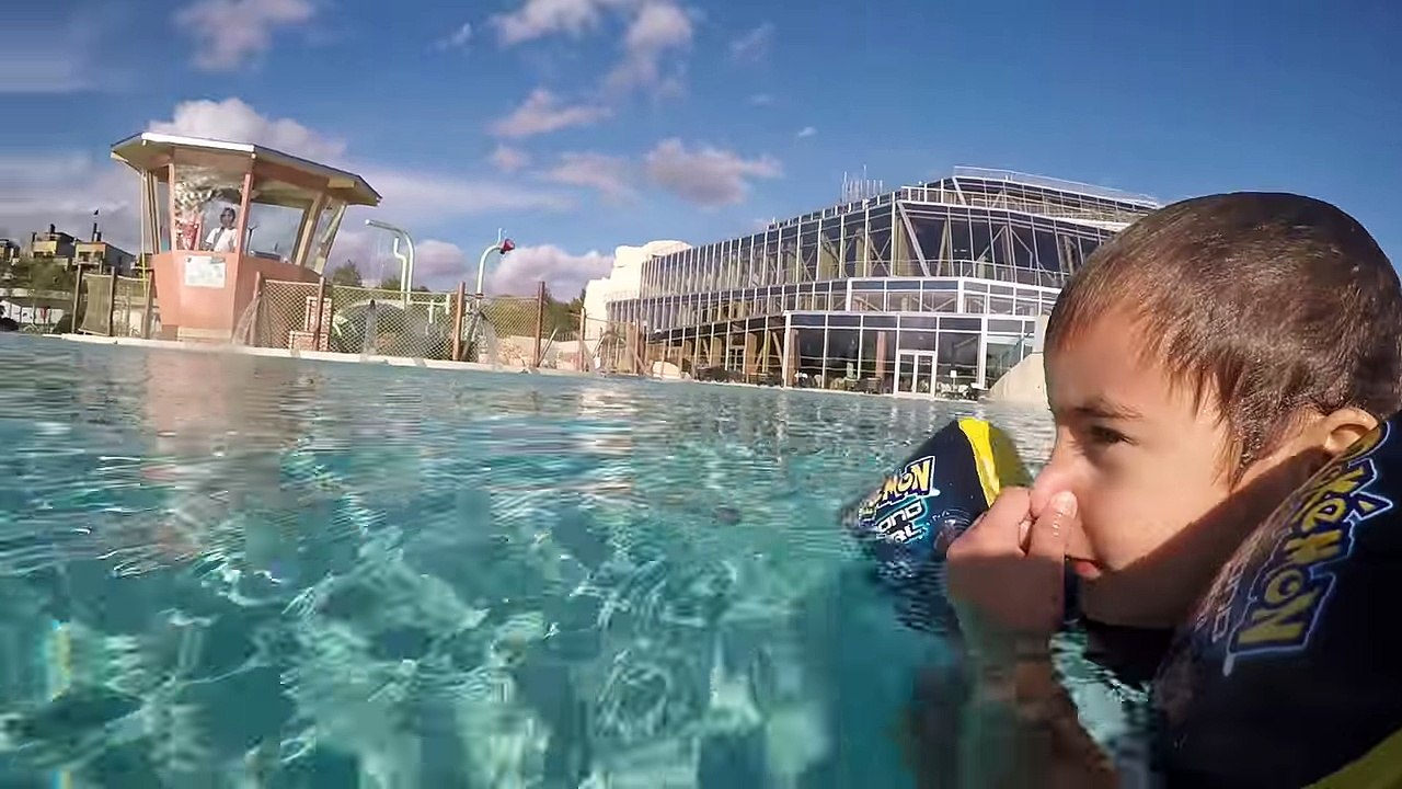 VLOG - TOBOGGANS AQUATIQUES DE FOLIE À L'AQUALAGON - PARC AQUATIQUE VILLAGES NATURE DISNEY