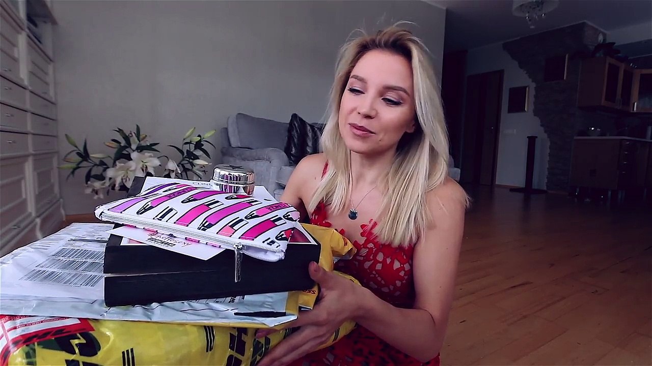 ЧТО В ЭТИХ КОРОБКАХ?!