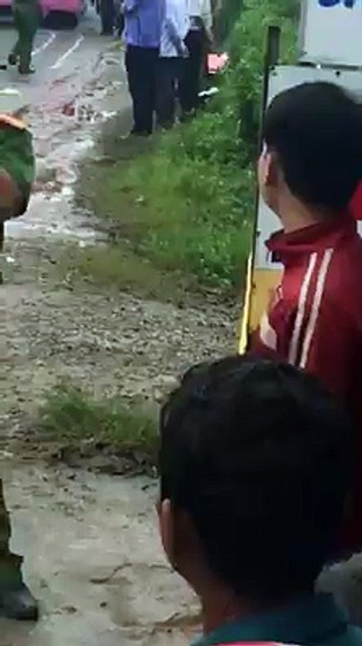 Vụ va chạm 2 xe khách: xe khách 16 chỗ chạy lấn tuyến không đúng phần đường quy định.