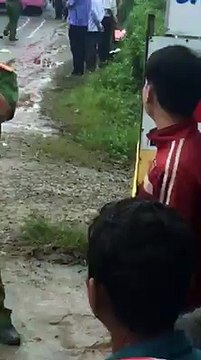 Vụ va chạm 2 xe khách: xe khách 16 chỗ chạy lấn tuyến không đúng phần đường quy định.