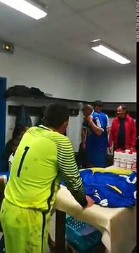 Cris de joie dans le vestiaire de notre équipe réserve après leur victoire 5-2 contre Boismorand