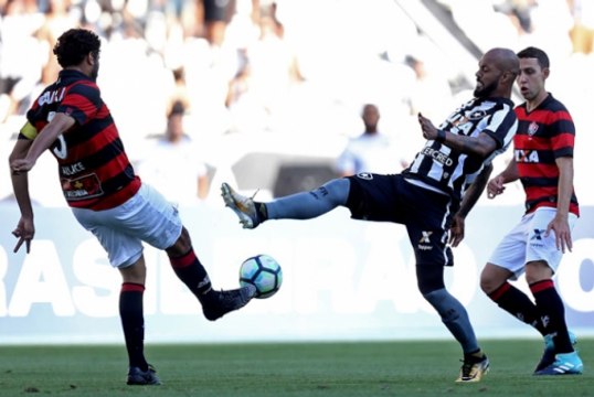 Assista aos melhores lances da derrota do Botafogo para o Vitória