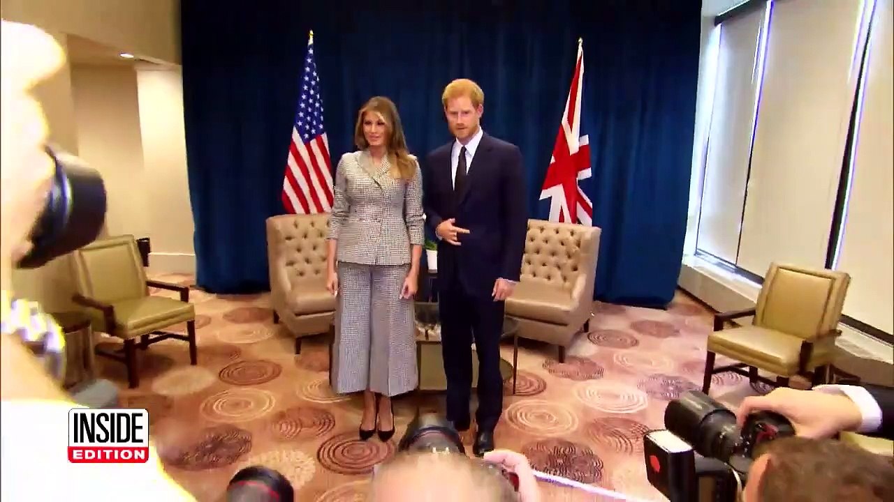 Quand le prince Harry fait le signe sataniste à Melania Trump... Ahaha